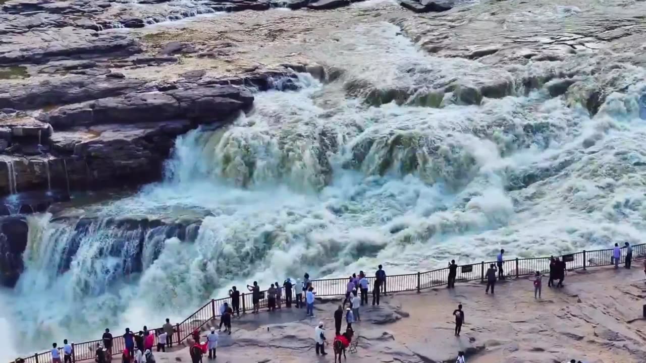 🌏Водопад Хукоу, Китай...🇨🇳