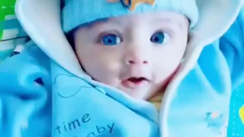 Cute baby Playing at home 🏡