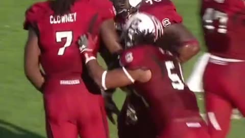Jadeveon Clowney Destroys Opponent: Insane Tackle