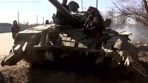 Ukrainian army captured a tank after Russian forces retreat under fire near Kyiv