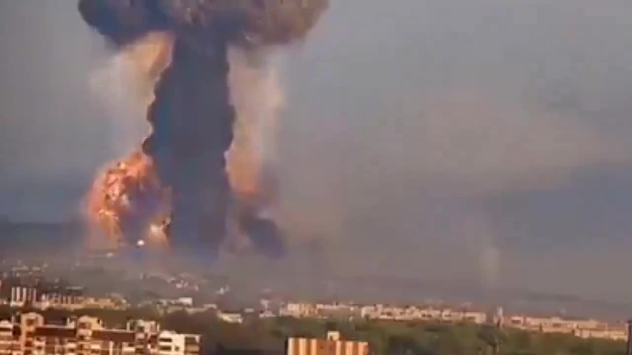 Massive Explosion Rocks Khmelnytskyi! Rumors of Depleted Uranium Storage Hit