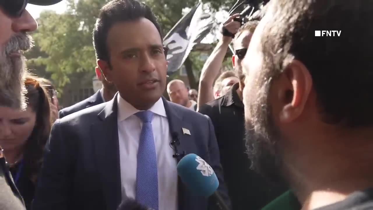 Vivek Ramaswamy Speaks with Communists/Antifa/Pro Hamas protesters, Rushed out when things got ugly