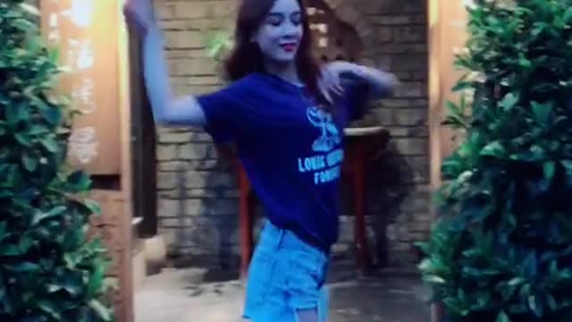 3d dance is on the verge of no skirts, let's take a look.