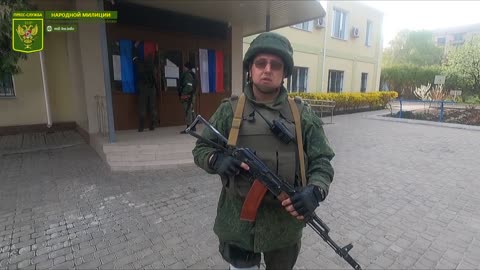 V Kremenné osvobozené ruskou armádou vlají na radnici ruské prapory