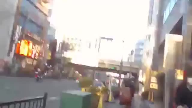 豊中市江坂駅前ライブ。ともぞう