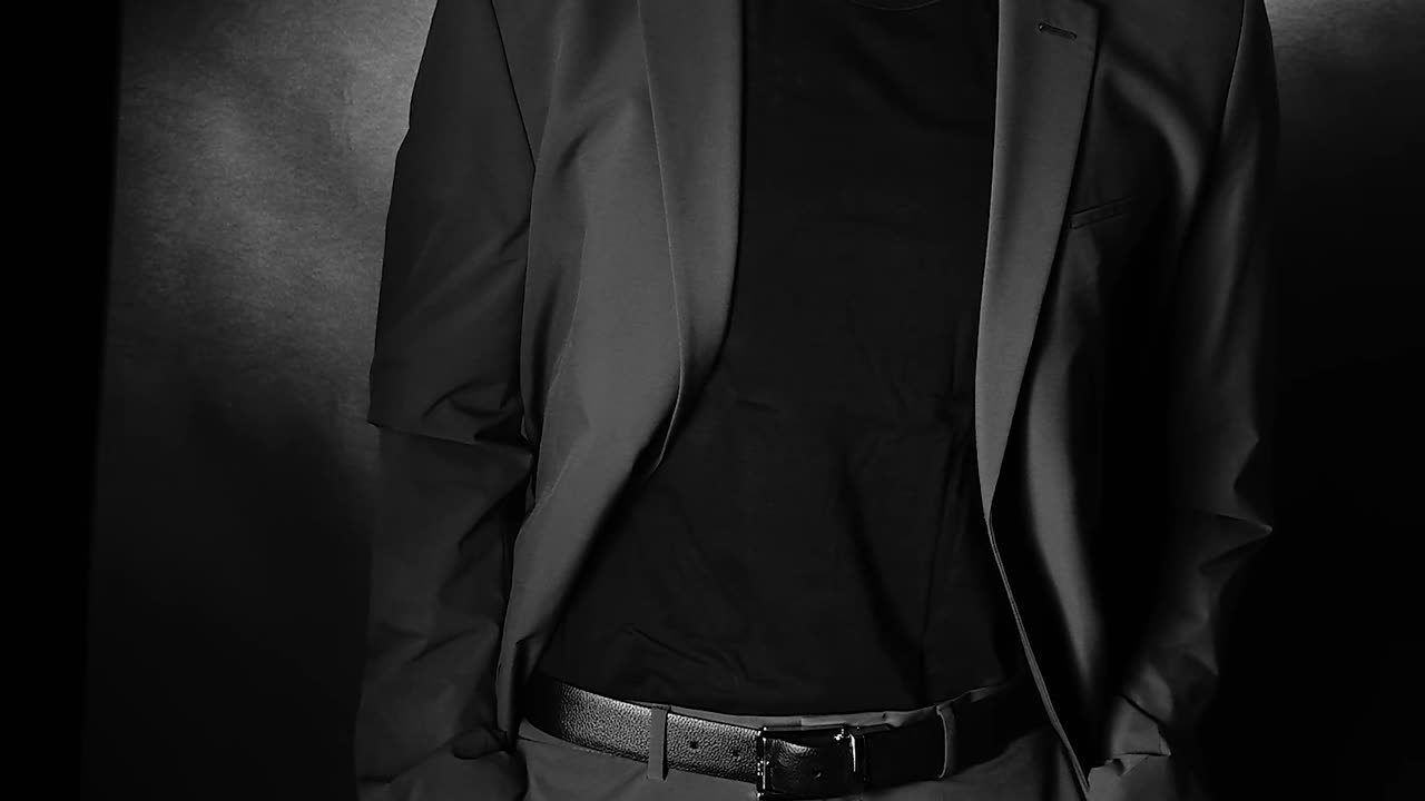 Posing in Madrid: Clothes suit Masterclass Edward Olive photographer Aleksei Tiurin