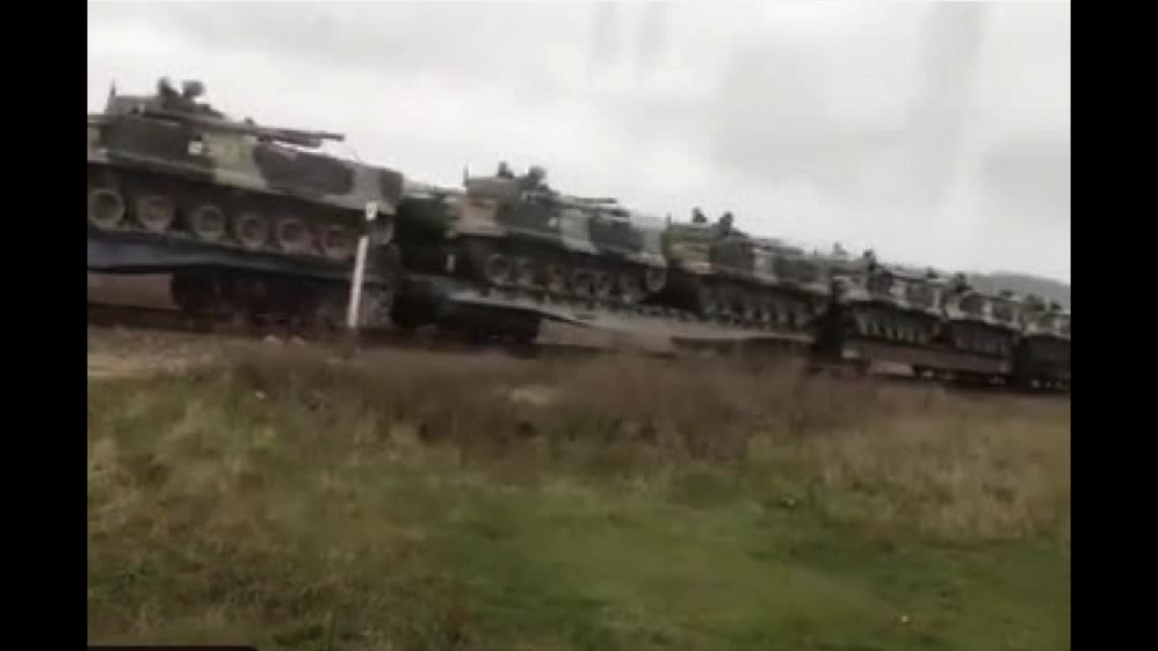 35,000 UKRAINIAN TROOPS WITH 300 TANKS ADVANCING UPON BORDER OF DONBAS - MORE: Laying Mine Fields