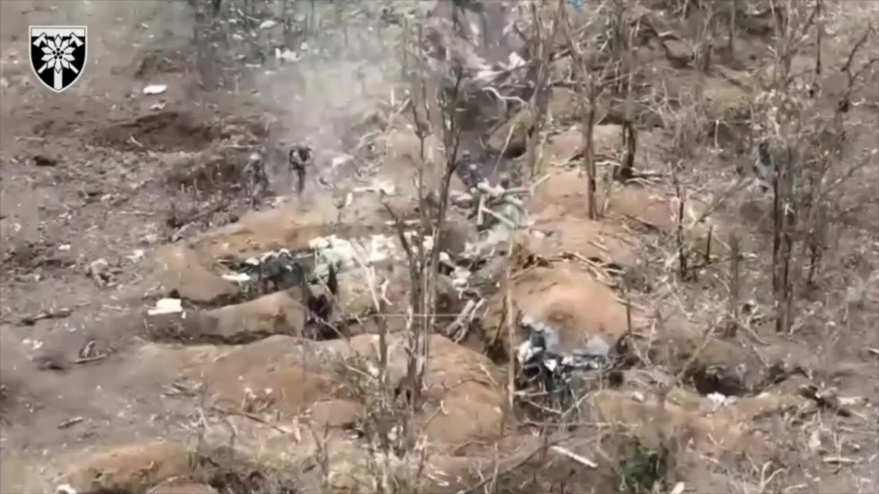 Dramatic Footage of Ukrainian Soldiers Entering Russian Trenches