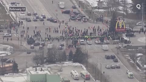 Police Start Clearing Detroit Bridge Blockade