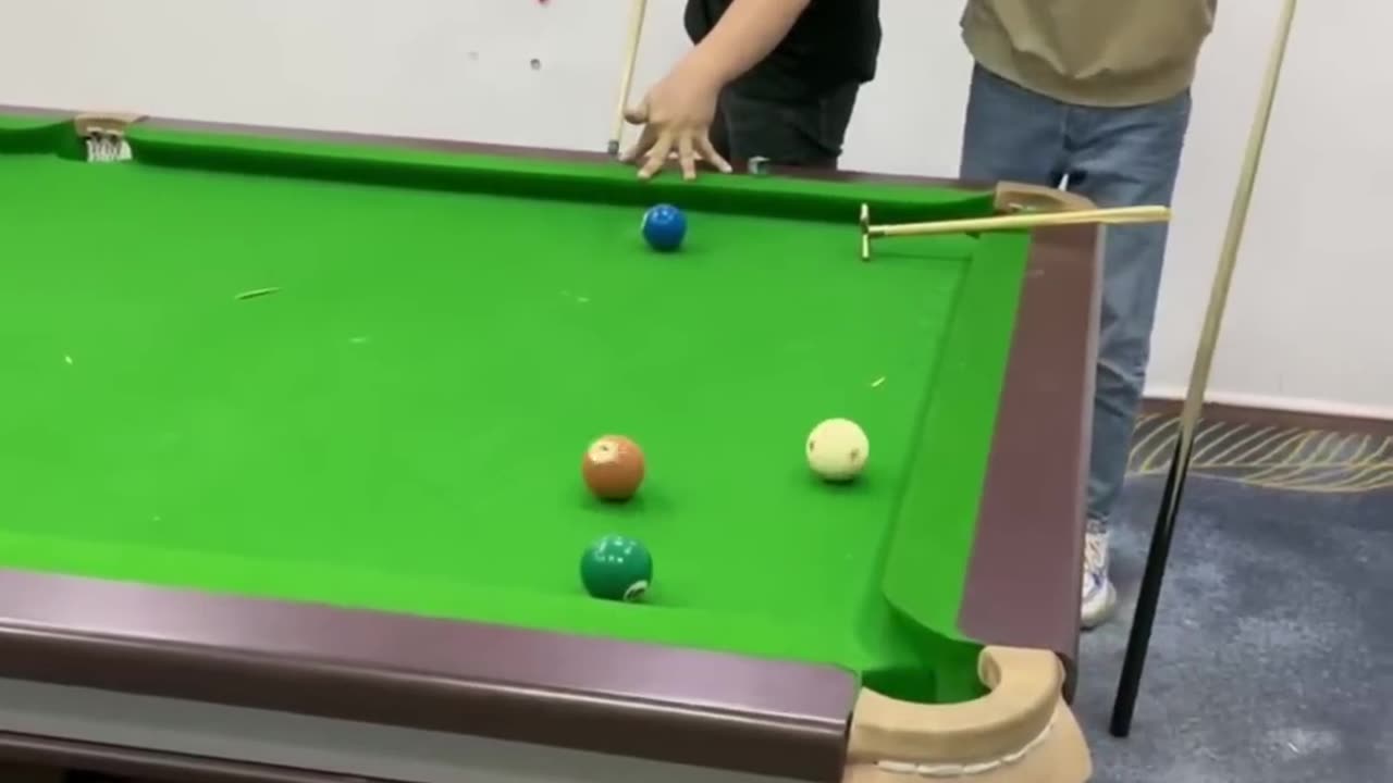 Funny Video Billiards million views Chinese billiard