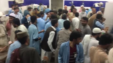 Al menos 85 muertos tras atentado contra un acto electoral en Pakistán