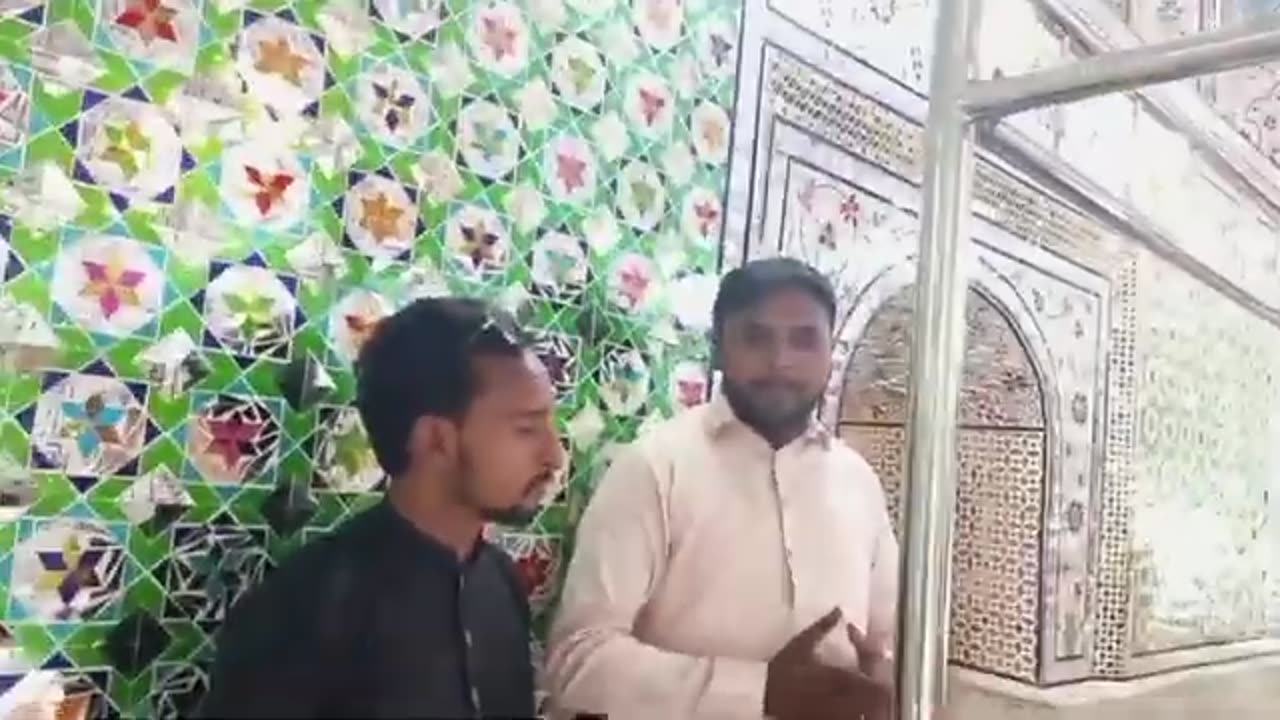 Velog about most papular mazaraat at Pakistan