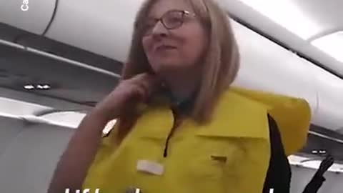 Funny flight crew ever!!!