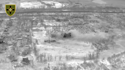 A Ukrainian Tank Fires on a Russian HQ(Must-See)