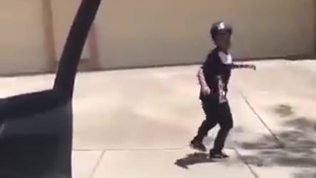 Wow😍 amazing dance by little boy