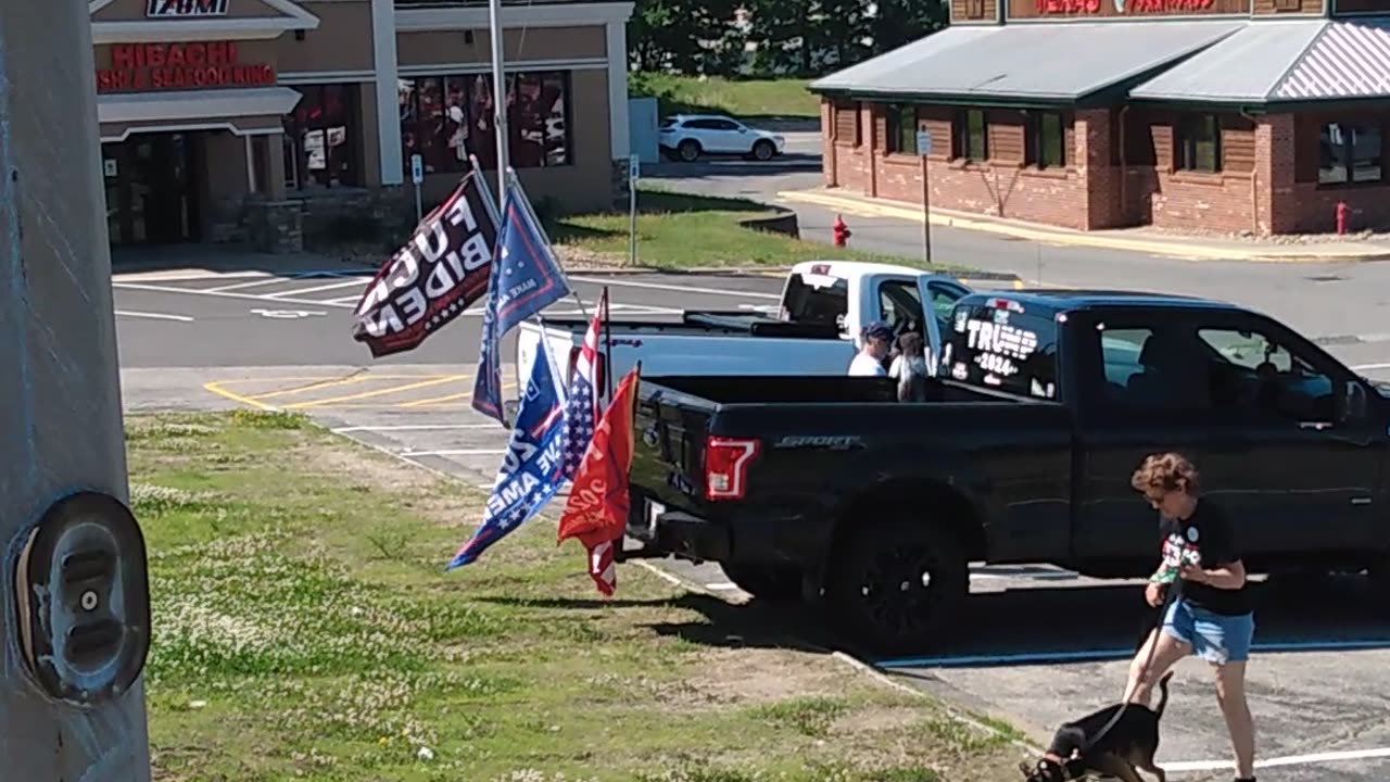 MASSIVE TRUMP ROLLING RALLY IN NEW HAMPSHIRE!