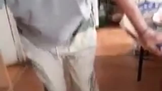 VACUNADO COVID NO PUEDE NI PARARSE