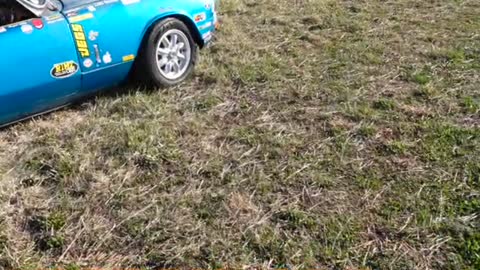 Triumph Spitfire MKIII Gets New Shoes! New Rims & Tyers. Nice stagger& new rubbers are always nice