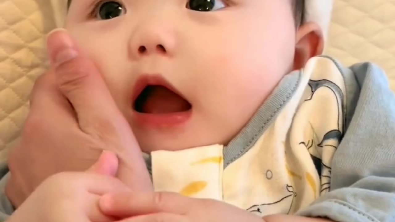 Cute baby viral video 09