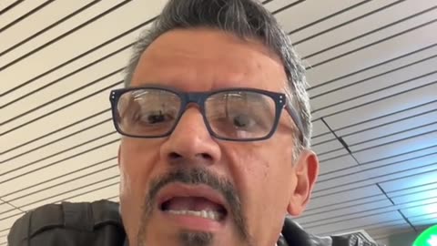 Dr Fredy Portillo se queda del aeropuerto de El Salvador