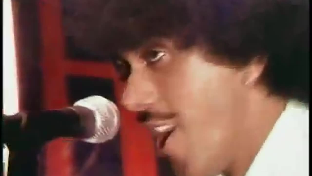 Thin Lizzy - Dear Miss Lonely Hearts