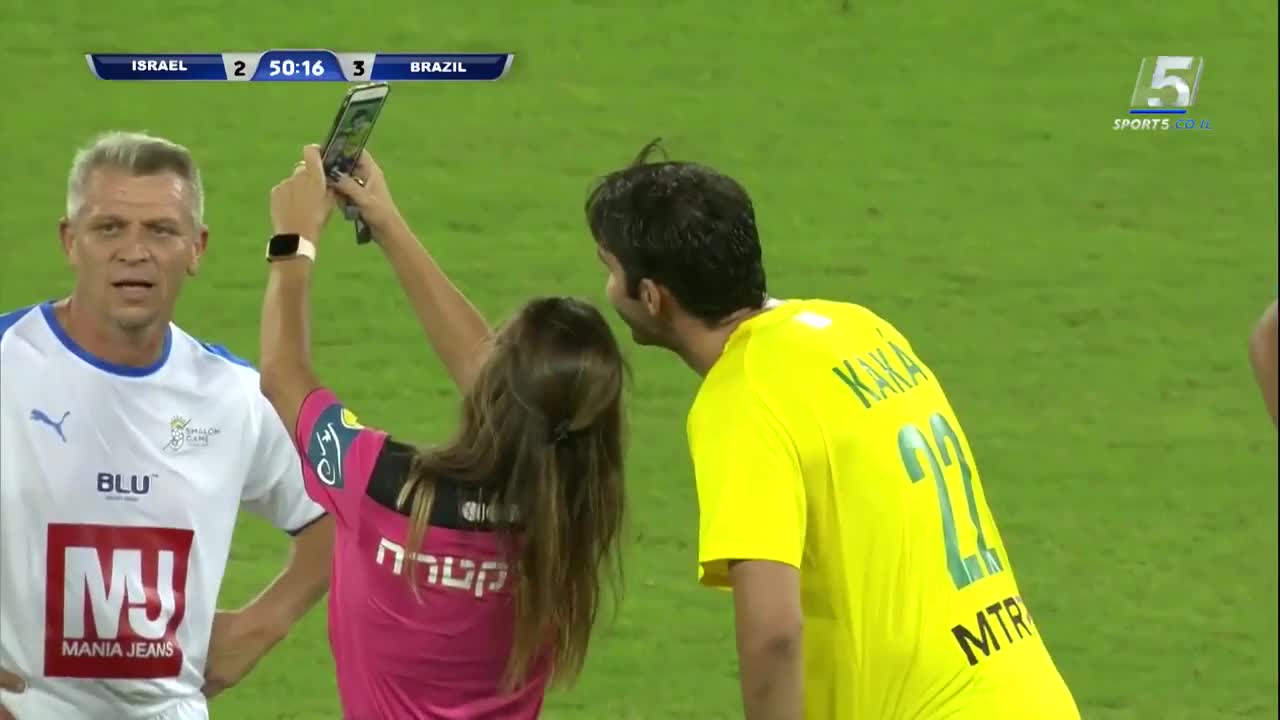 Referee pulls out yellow card to Kaka and later takes a selfie with him !