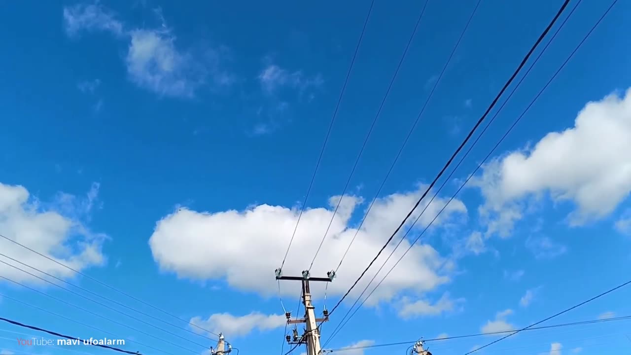 Une autre vidéo d'OVNI pendant une éclipse solaire !