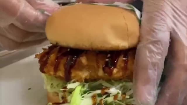 How a delicious burger is made.