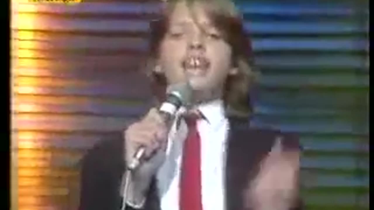 LUIS MIGUEL ( SOY COMO SOY - Inedito 1985- en vivo)