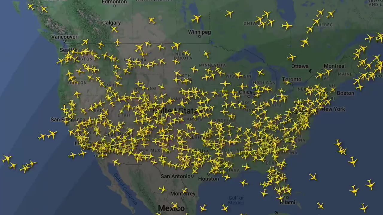 12-hour timelapse of American Airlines, Delta, and United plane traffic after what