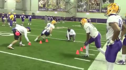 LSU WRs go through footwork drill | Video