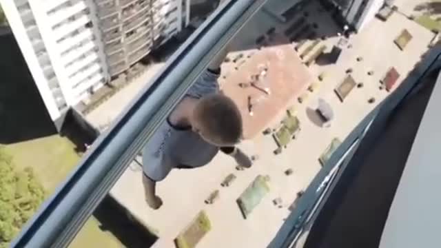 playing with his life 🤦♂️🤦♂️