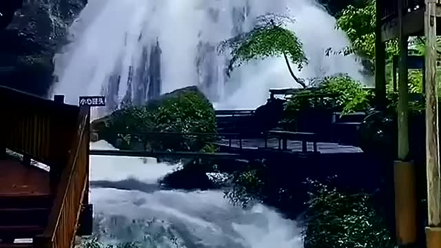 What a beautiful river