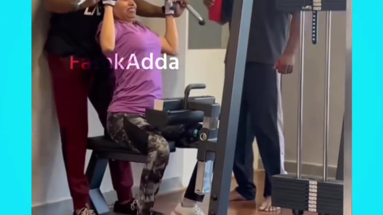 Girl's Workout at the Gym: Funny Moments