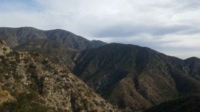 PAISAJES DE LOS ANGELES NATIONAL FOREST, CA