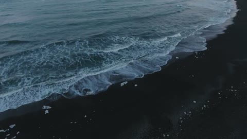 Icebergs in freezing water