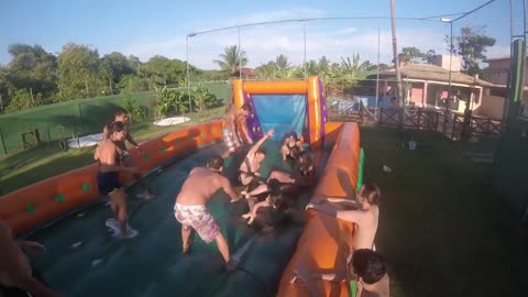 Futebol de sabão amostra youtube