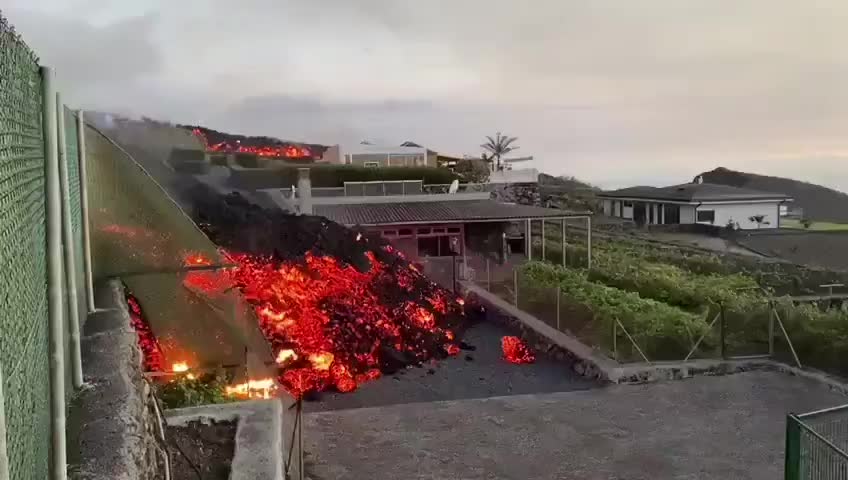 LA PALMA VOLCANO 2-4