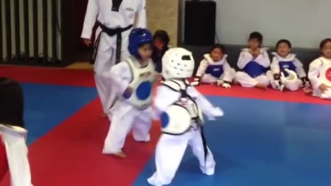 EPIC Taekwondo battle 3 year old kids!! SO CUTE!