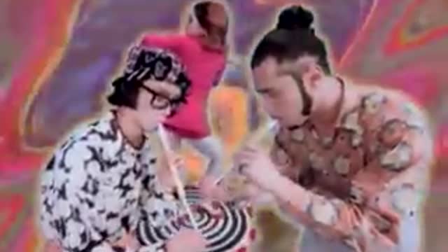 Deee-Lite - Groove Is In The Heart