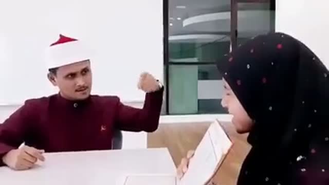 মিশরের কারী এর কুরআন তেলাওয়াত।