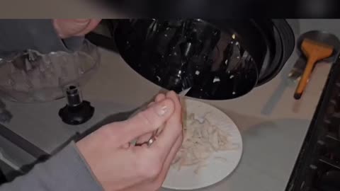 Effortless Chicken Shredding: Your Kitchen's New Best Friend! 🍗✨
