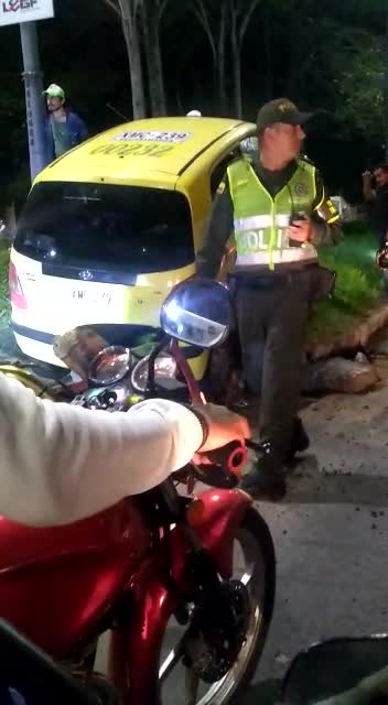 Accidente de taxi en la vía a Girón, dejó cuatro heridos