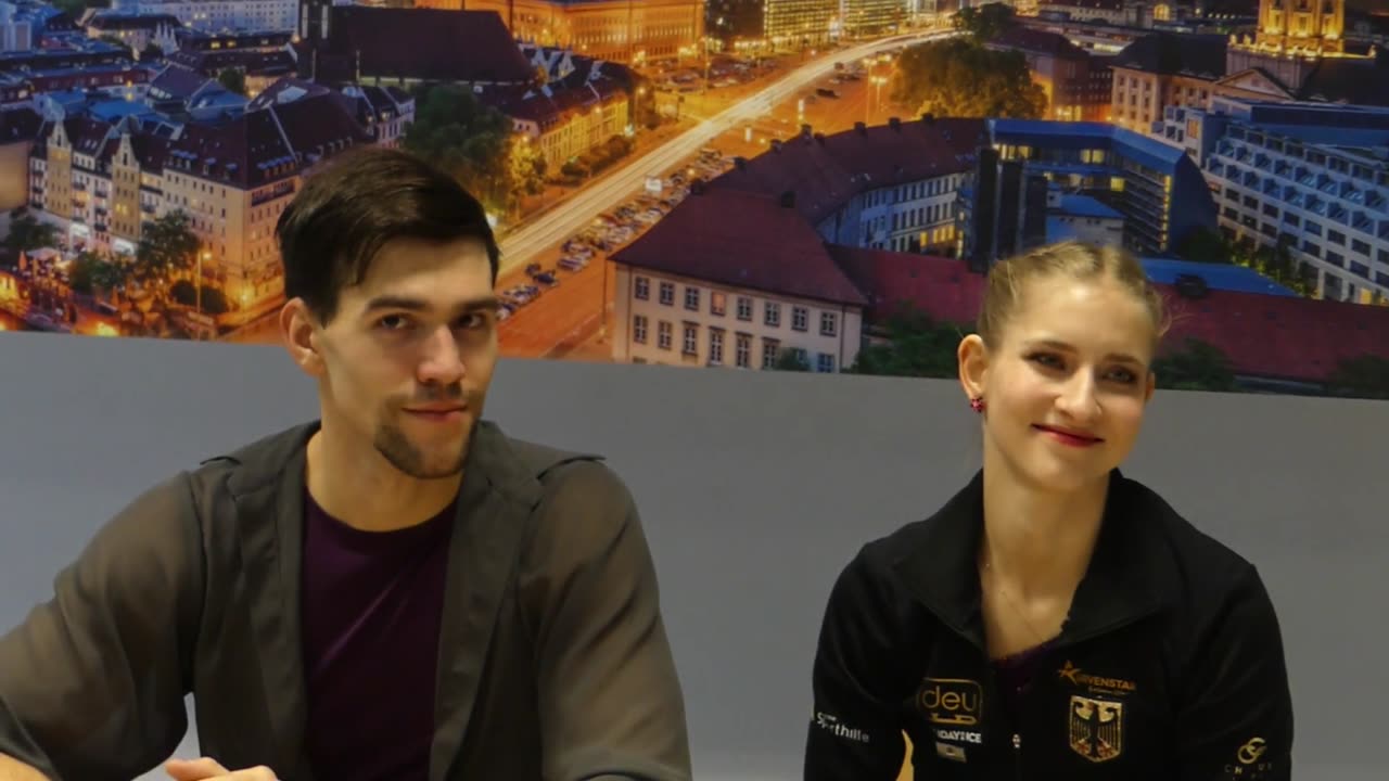 Skating Eiskunstlaufen Minerva Hase Nikita Volodin WM 2024 Medaille