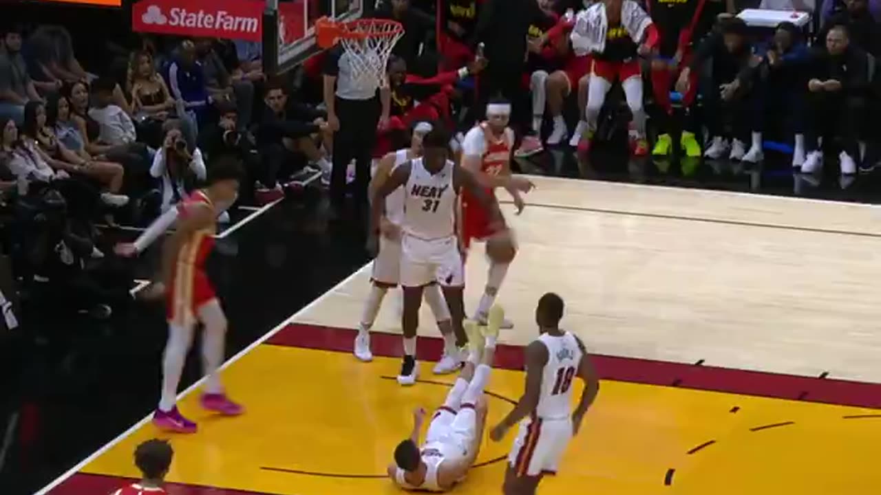 NBA - Jalen Johnson gets UP. 😲