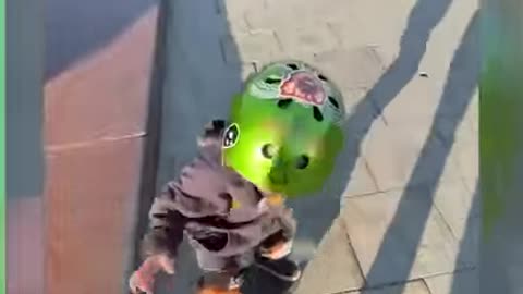 He started skating when he was only 7 months old 😅👏