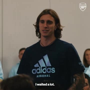 Calafiori's beautiful reaction to meeting new Arsenal teammates