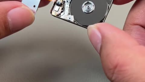 Mini Mechanical Hard Drive vs FLASH MEMORY