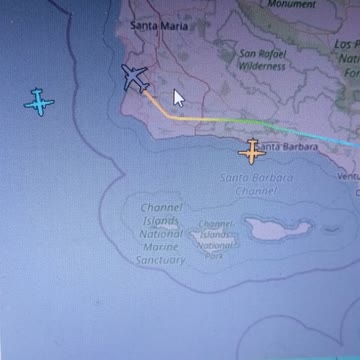 AF2 - Air Force 2 plane flies into Vandenberg