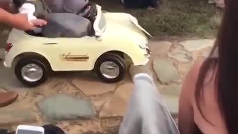 Kids add some comedy to a wedding 2021